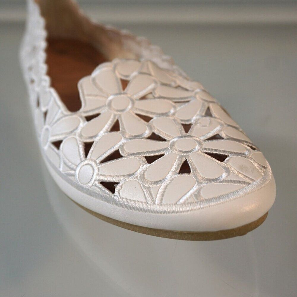 HEAWISH Womens Daisy Flower Ballet Flats Slip On Shoes Sz 11 White - Picture 4 of 12